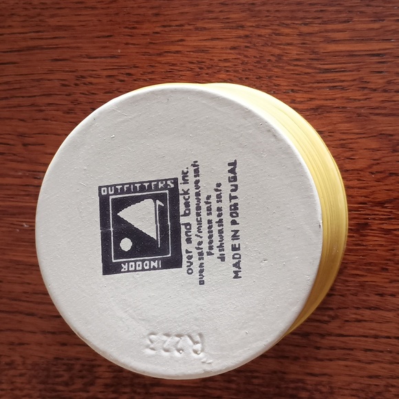 Over and Back Indoor Outfitters Yellow Ware Ramekin Crock b620 - Picture 3 of 3